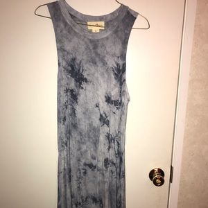 size medium; blue tie-dye sleeveless dress